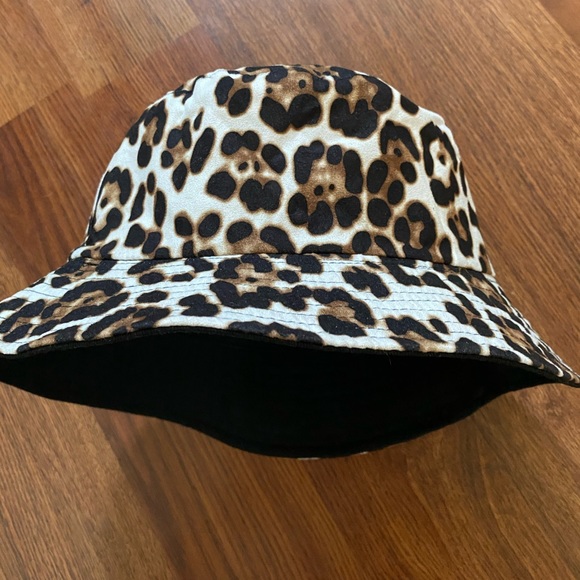 Cheetah Bucket Hat - Picture 1 of 4